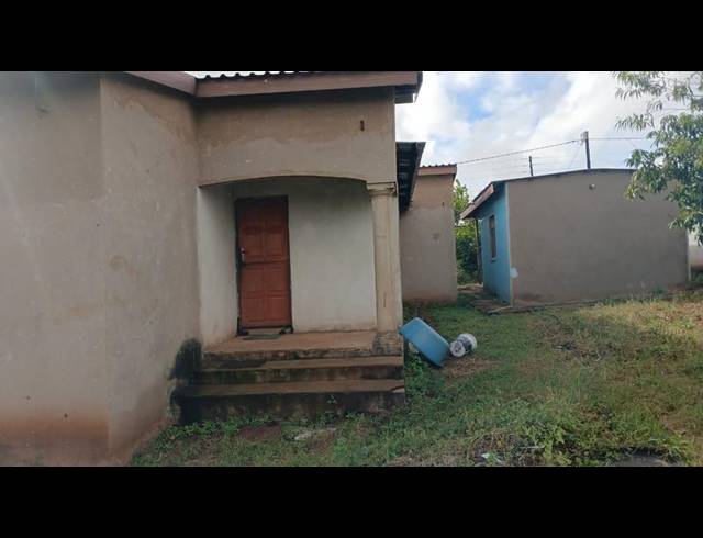 3 BEDROOM HOUSE FOR SALE IN MAKUMEKE